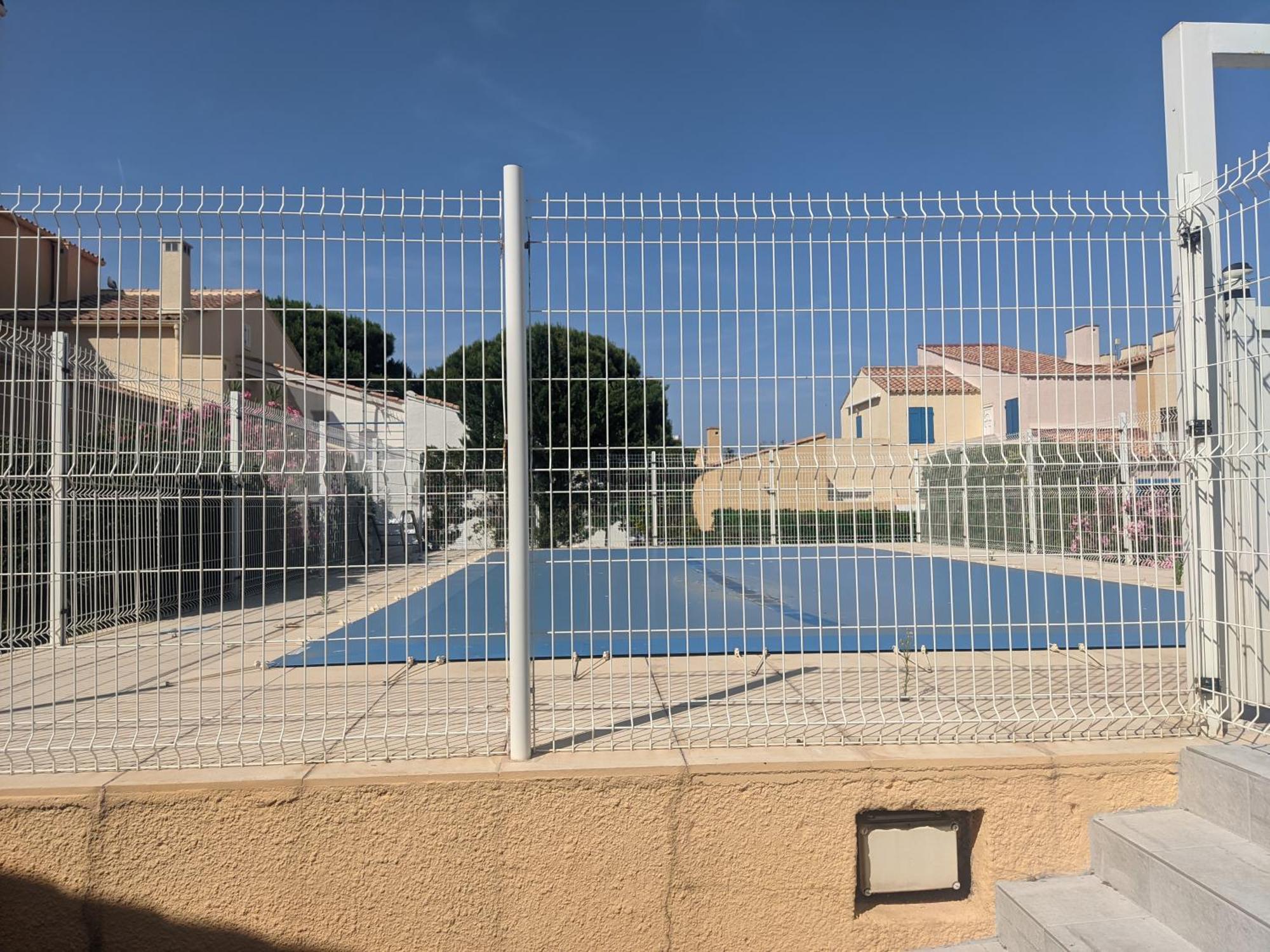 Bel Dans Avec Piscines Le Barcares